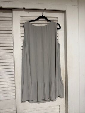 H&M Pale Gray Pleated Sleeveless Midi Dress